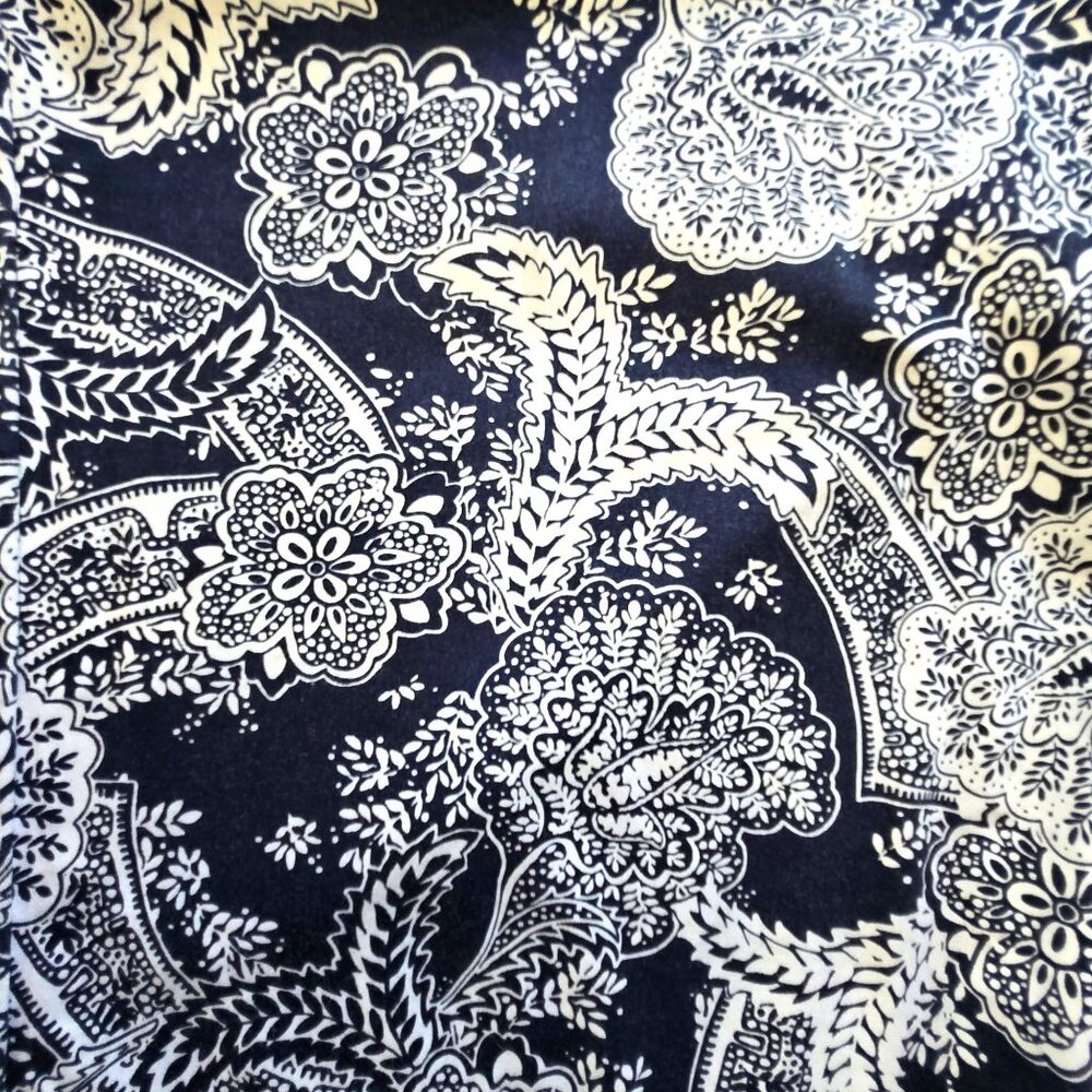 Ann Taylor Womens Paisley Cropped Capri Pant Navy Blue/White Side Zipper Size 12 - Picture 4 of 11